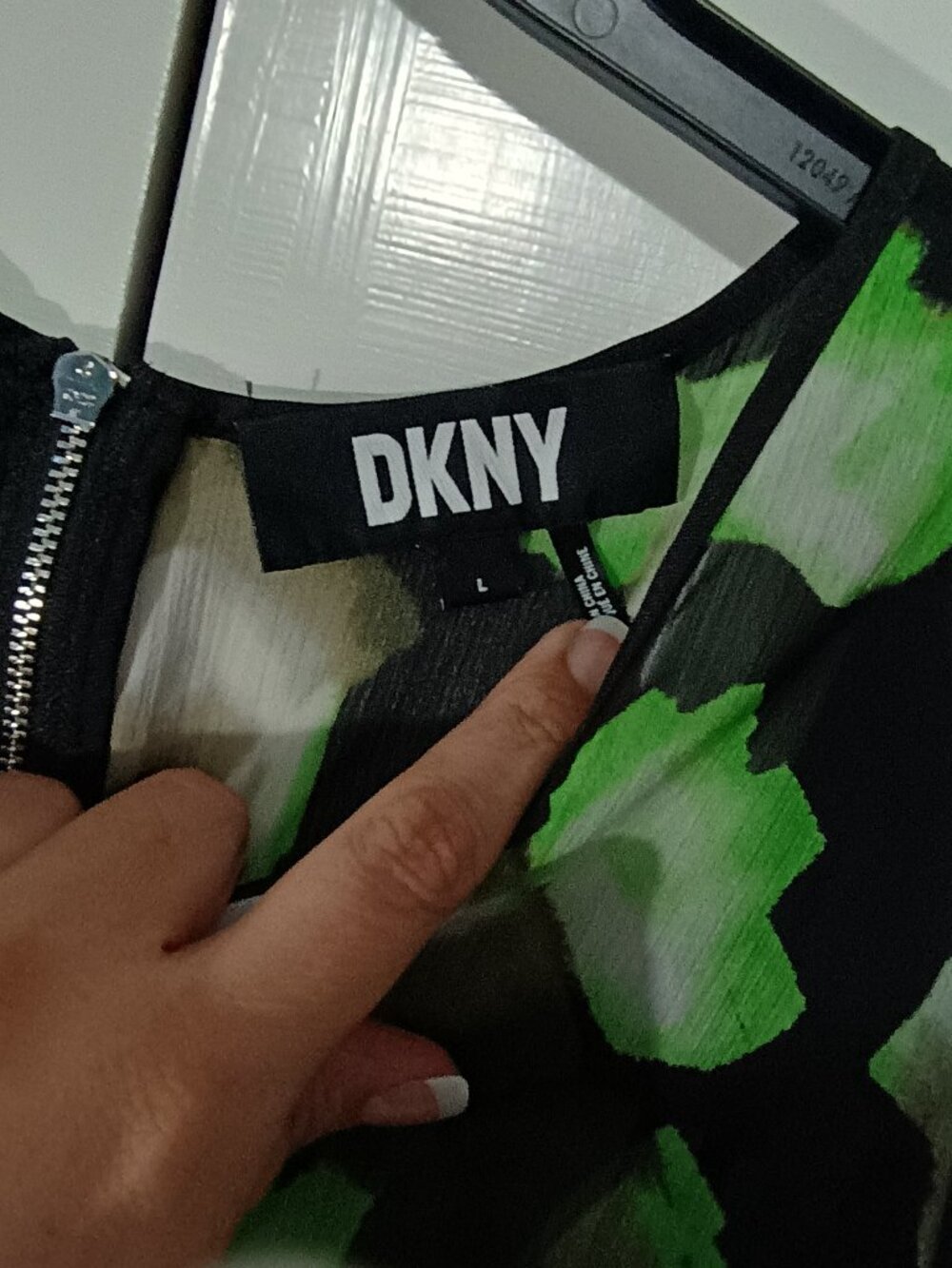 DKNY Size Large Black Green Abstract Sleeveless Sheer Overlay Midi Maxi Dress - Picture 4 of 10